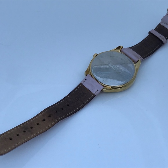 Guess Ladies Watch Crystal Accents Heart Gold Tone - Picture 4 of 8